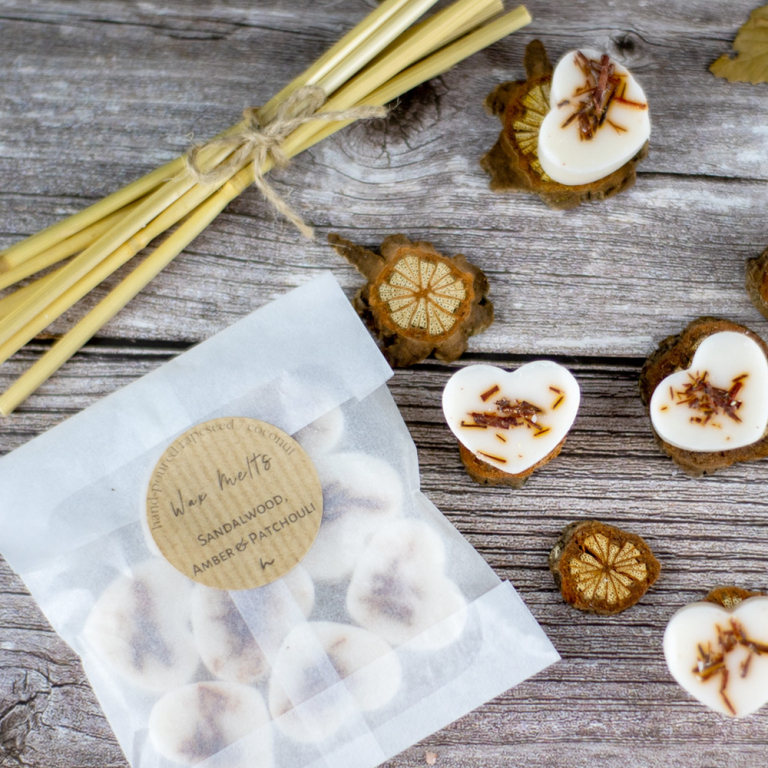 Sandalwood, Amber & Patchouli – Coconut & Rapeseed Wax Melts (8 pc)