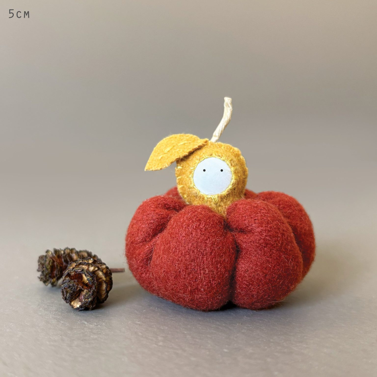 Woodland pumpkin baby | Medium